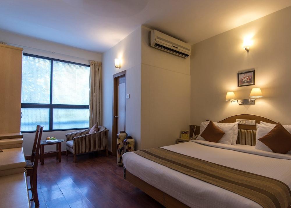 Hotel Park Central Koregaon Park 푸네 외부 사진