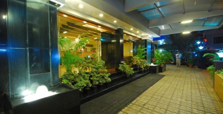 Hotel Park Central Koregaon Park 푸네 외부 사진