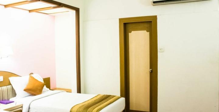 Hotel Park Central Koregaon Park 푸네 외부 사진