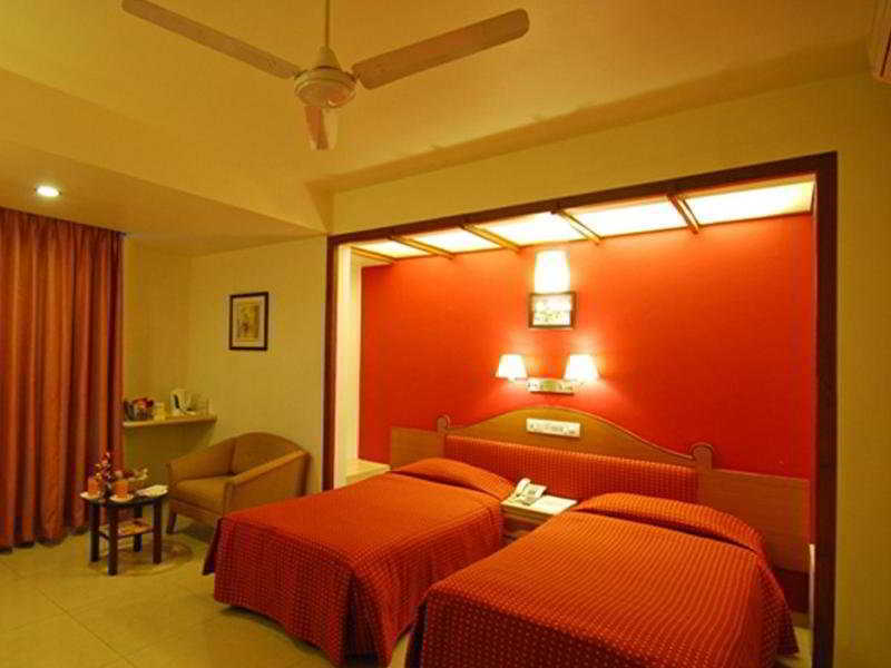 Hotel Park Central Koregaon Park 푸네 객실 사진