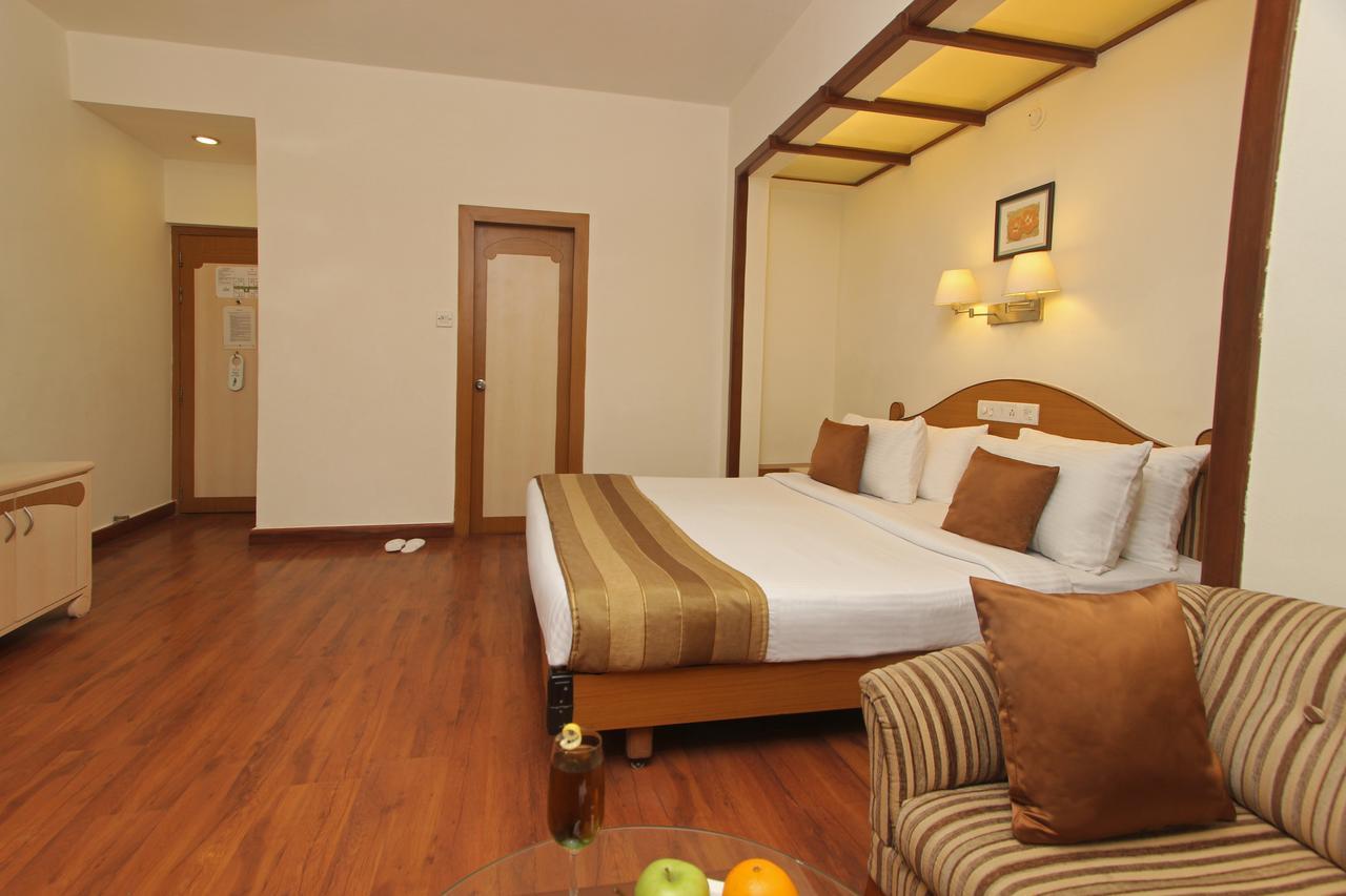 Hotel Park Central Koregaon Park 푸네 외부 사진
