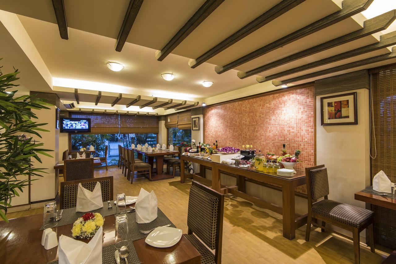 Hotel Park Central Koregaon Park 푸네 외부 사진