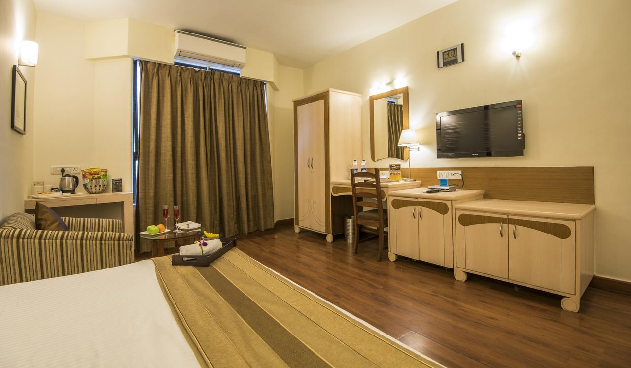 Hotel Park Central Koregaon Park 푸네 외부 사진
