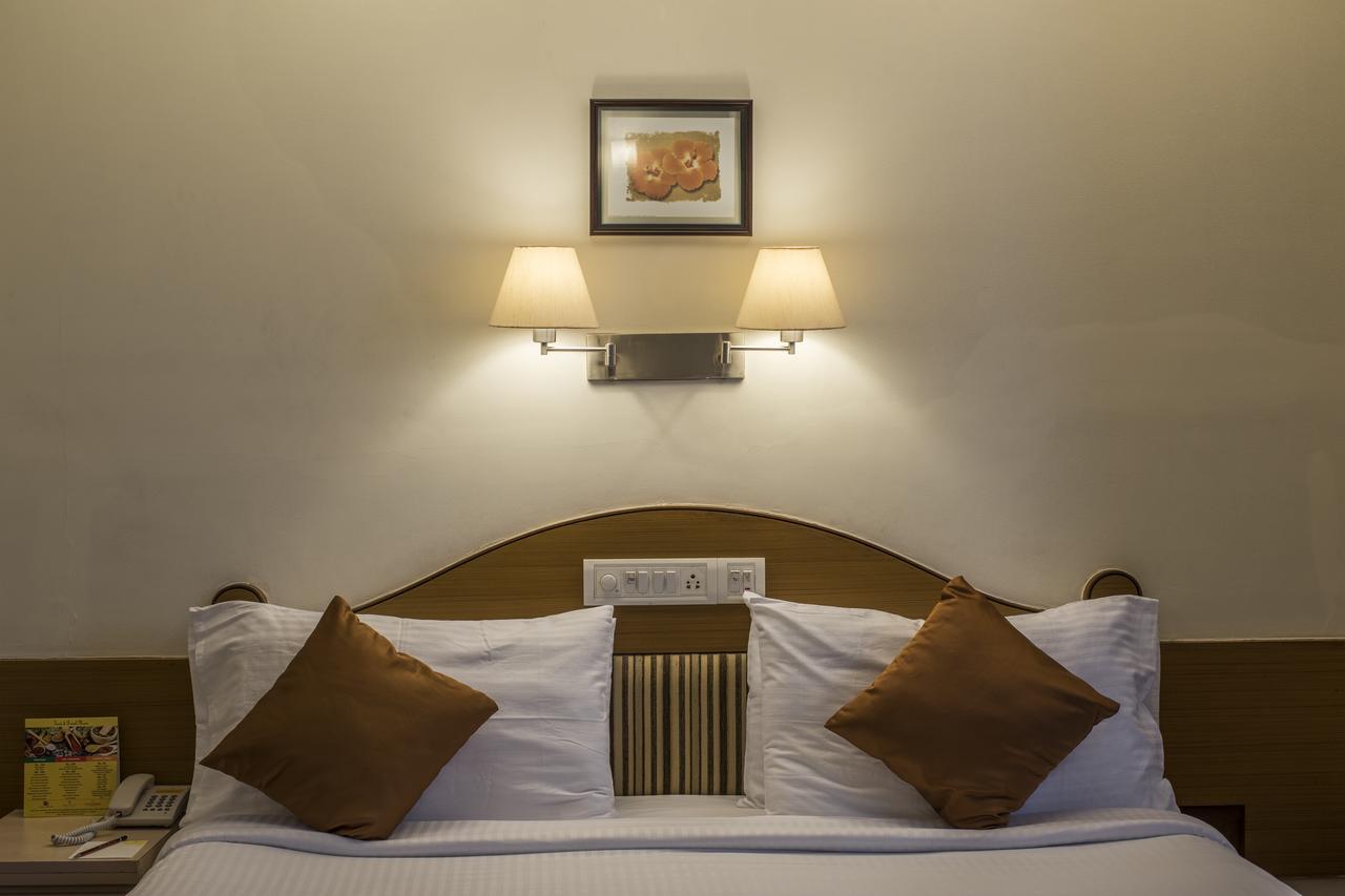 Hotel Park Central Koregaon Park 푸네 외부 사진