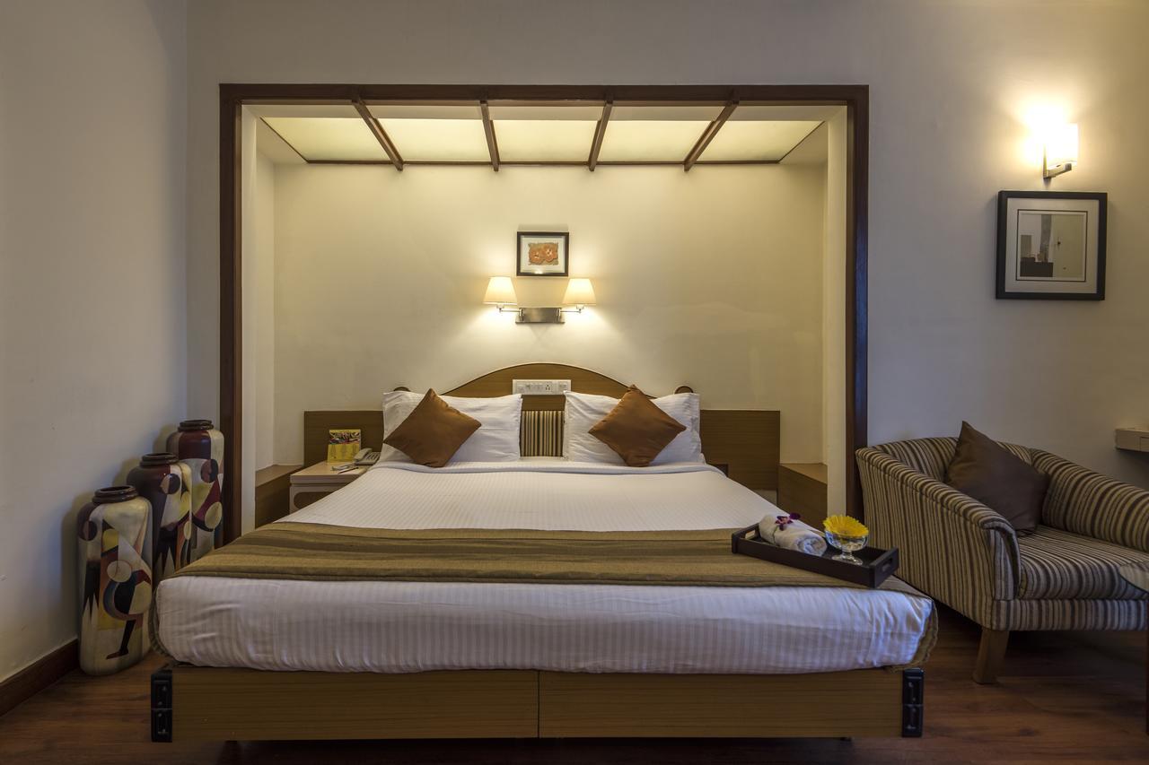Hotel Park Central Koregaon Park 푸네 외부 사진