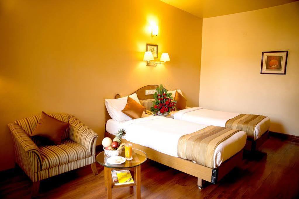 Hotel Park Central Koregaon Park 푸네 외부 사진