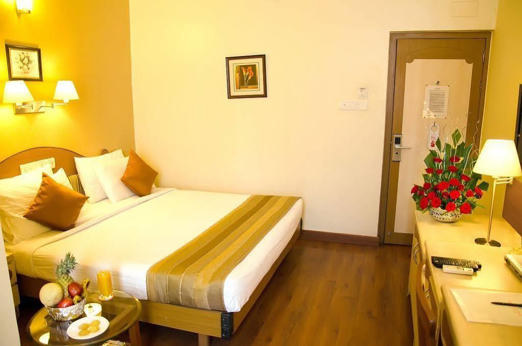 Hotel Park Central Koregaon Park 푸네 외부 사진