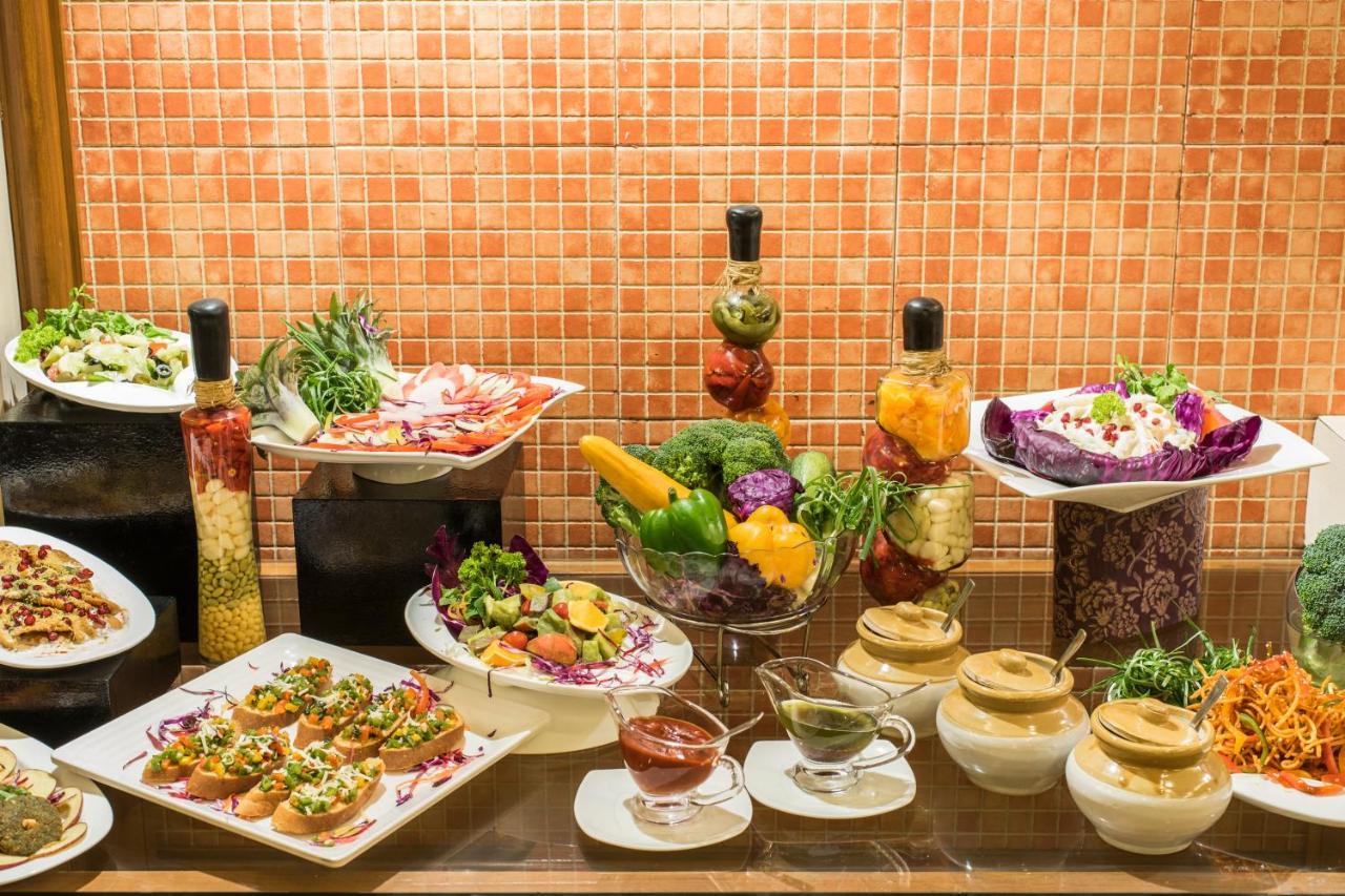 Hotel Park Central Koregaon Park 푸네 외부 사진