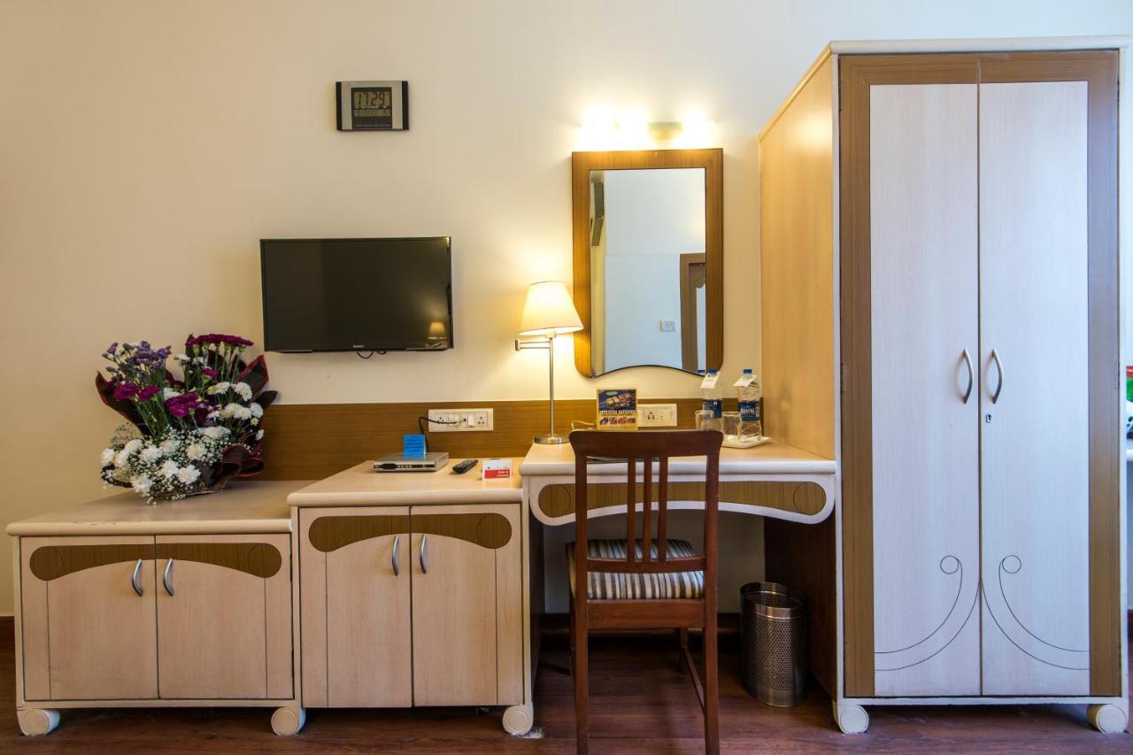Hotel Park Central Koregaon Park 푸네 외부 사진